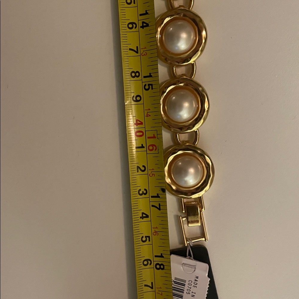 Gold and pearl statement necklace - Picture 6 of 6